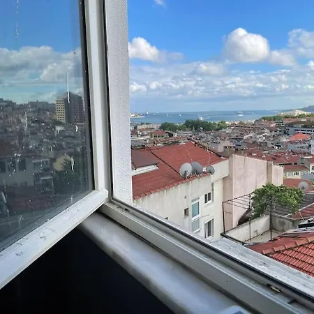 Sun-filled Flat With A Great View By Daisy *